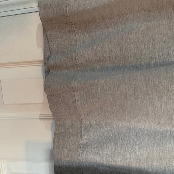 TAYLOR SWIFT 2023 ERAs Tour XL Sweatshirt. Looks new.Mostly Cotton.Date & Cities - Picture 10 of 12